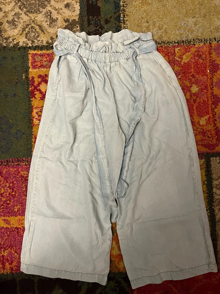 Bershka بنطلونات