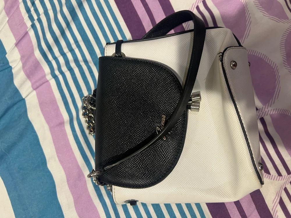 GUESS Handbags, Good, photo 3