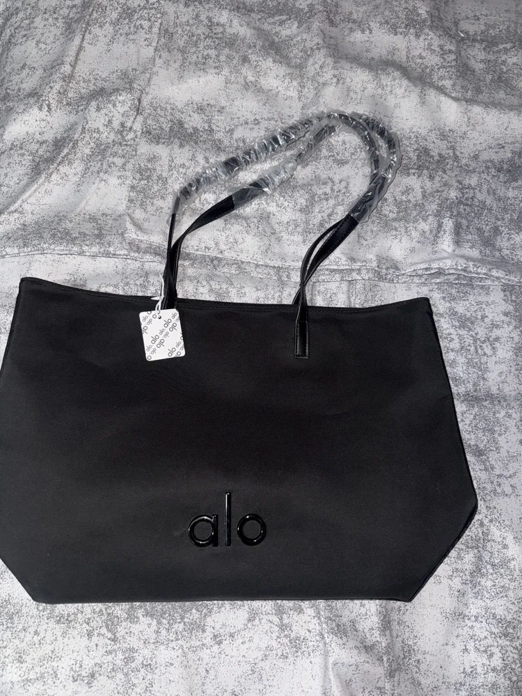 ALO Shoulder Bags