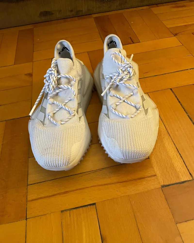 adidas Sneakers