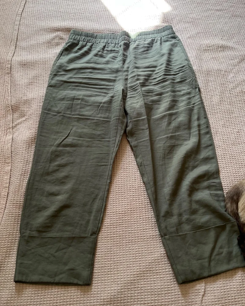 Zara بنطلونات