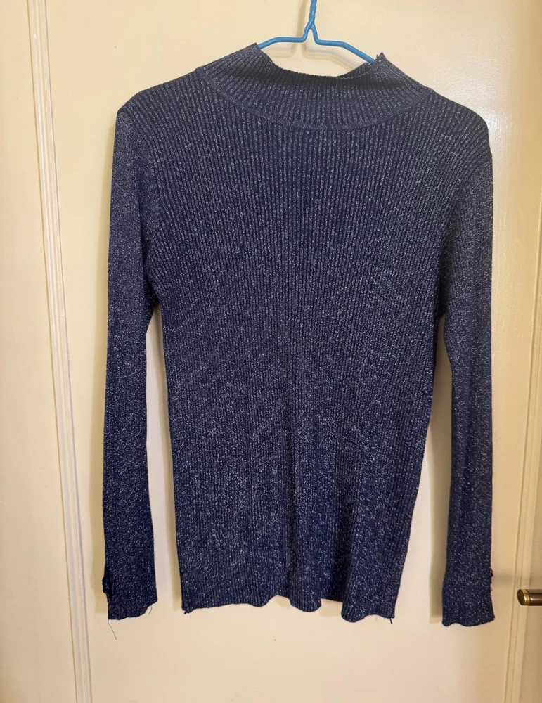 Sweaters & Pullovers