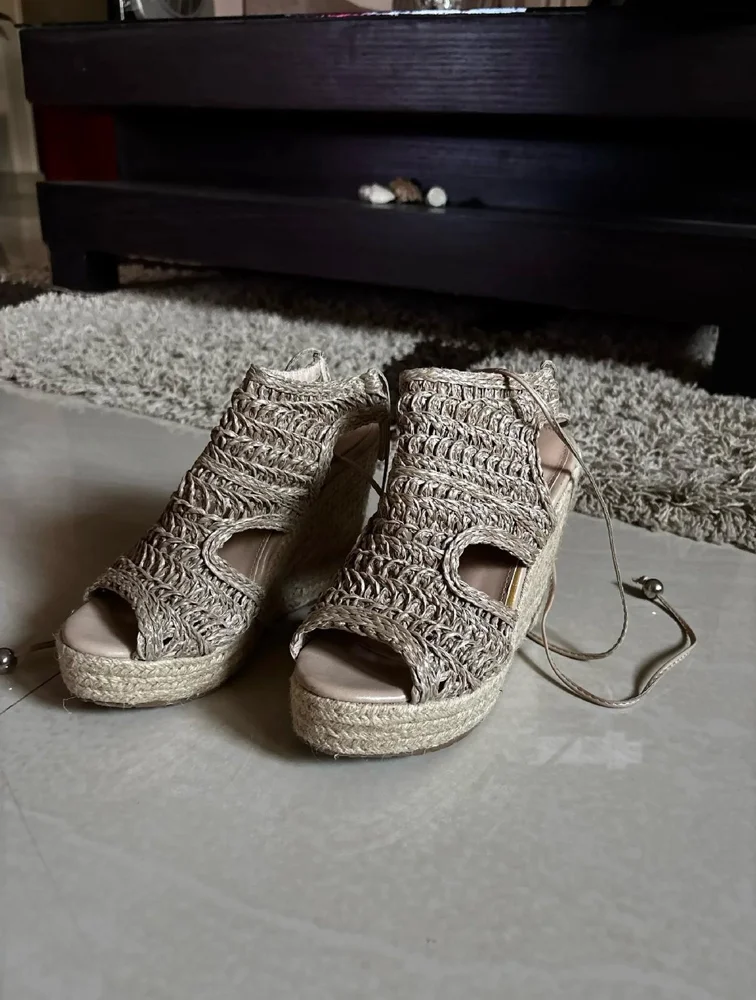 Pixi Sandals