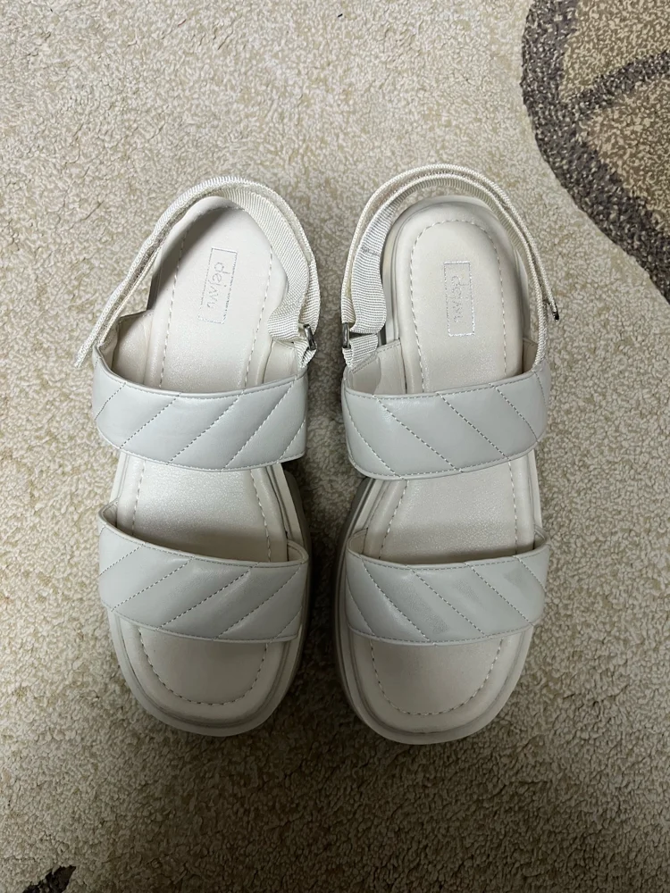 deja vu Sandals, size 40