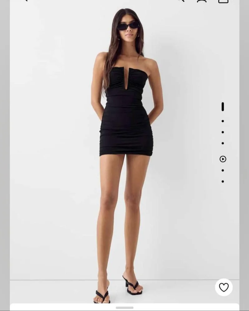Bershka فساتين قصيرة