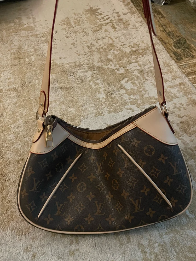 Louis Vuitton Shoulder Bag, size Other, photo 3