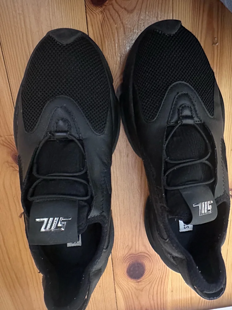 Steve Madden Sneakers