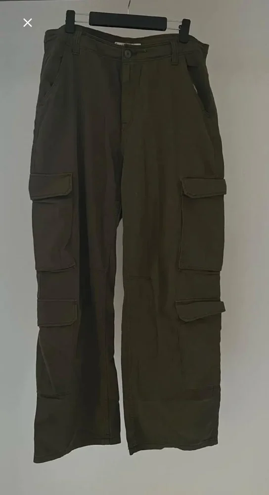 Bershka بنطلونات