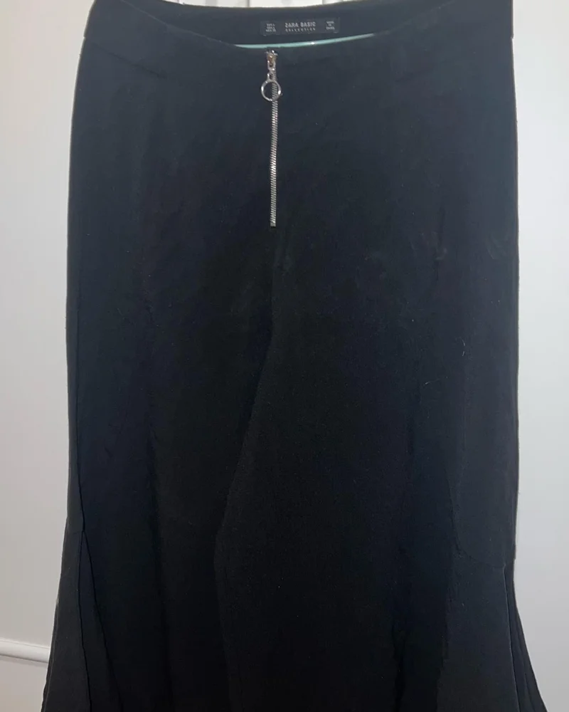 Zara بنطلونات