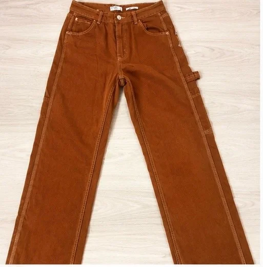 Bershka چينز