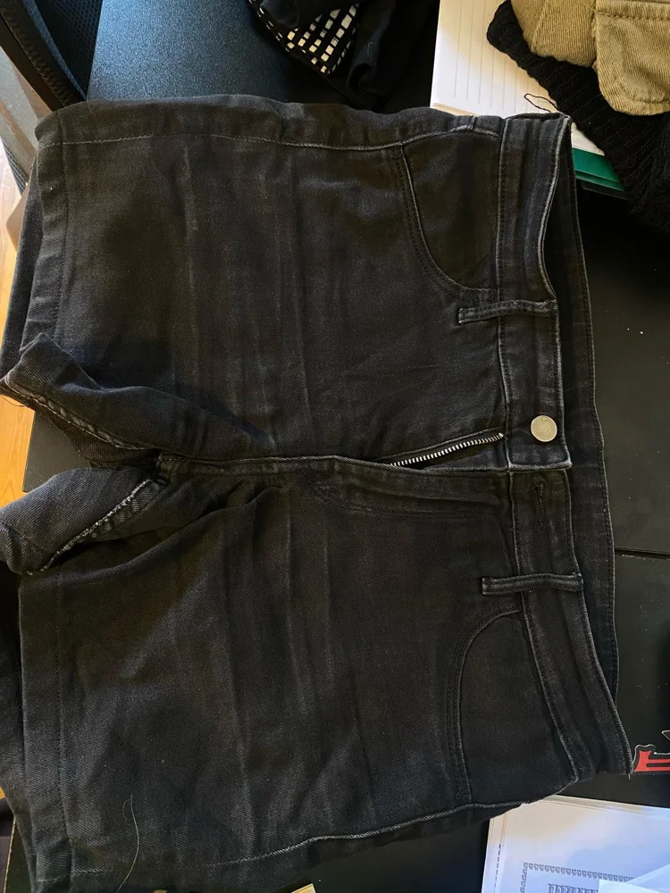 H&M شورتات