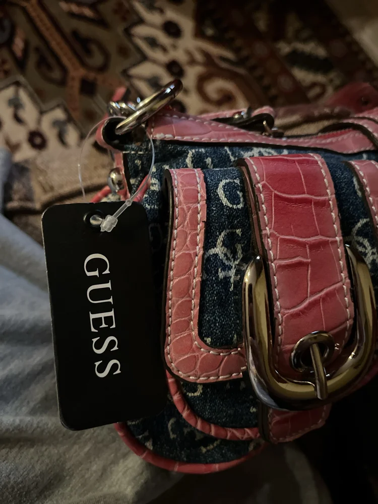 GUESS Shoulder Bags