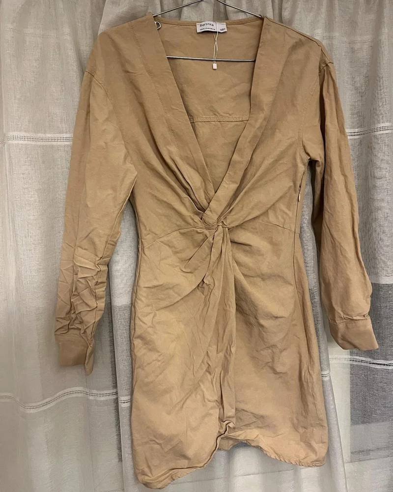 Bershka فساتين قصيرة