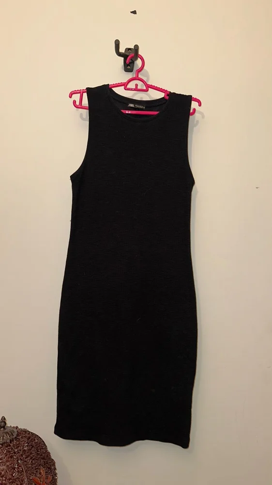 Zara فساتين ميدي