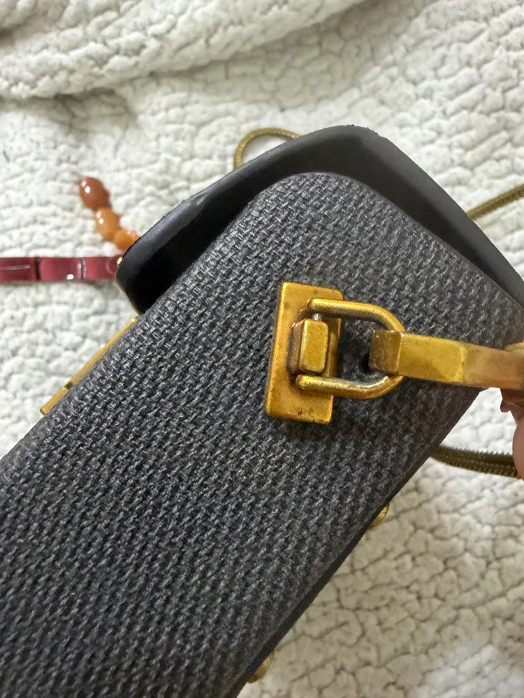 Local Cross-Body Bags, Fair, photo 6