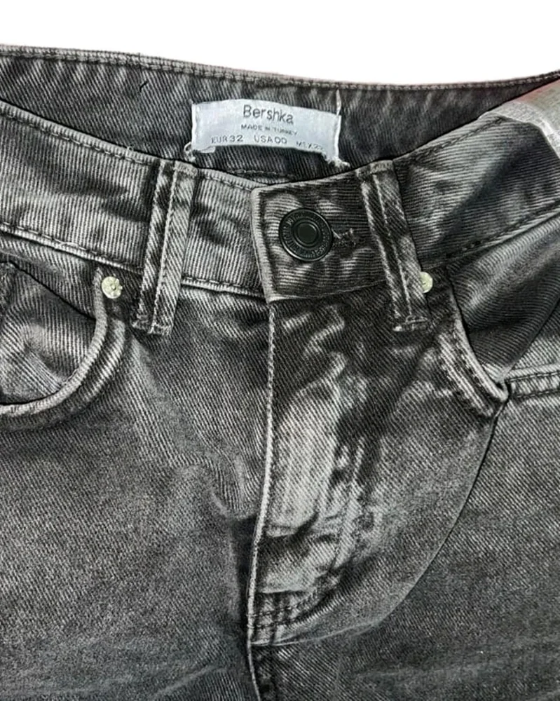 Bershka چينز