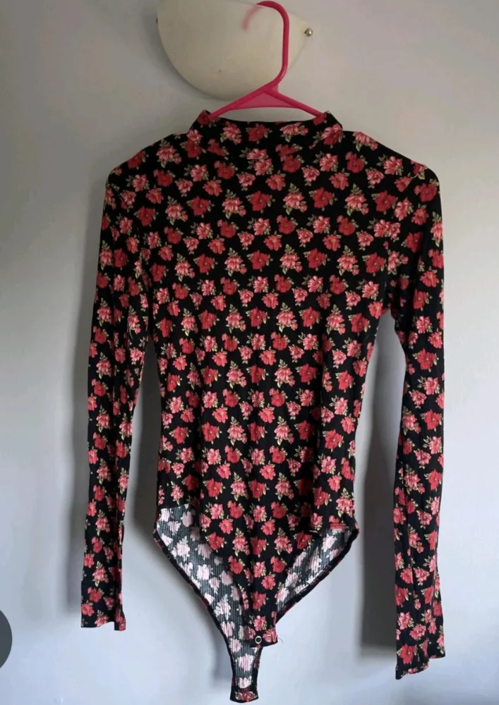 Forever 21 أكمام طويلة