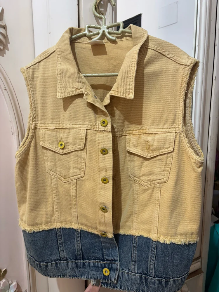 Vests, size XL / 42 / 14