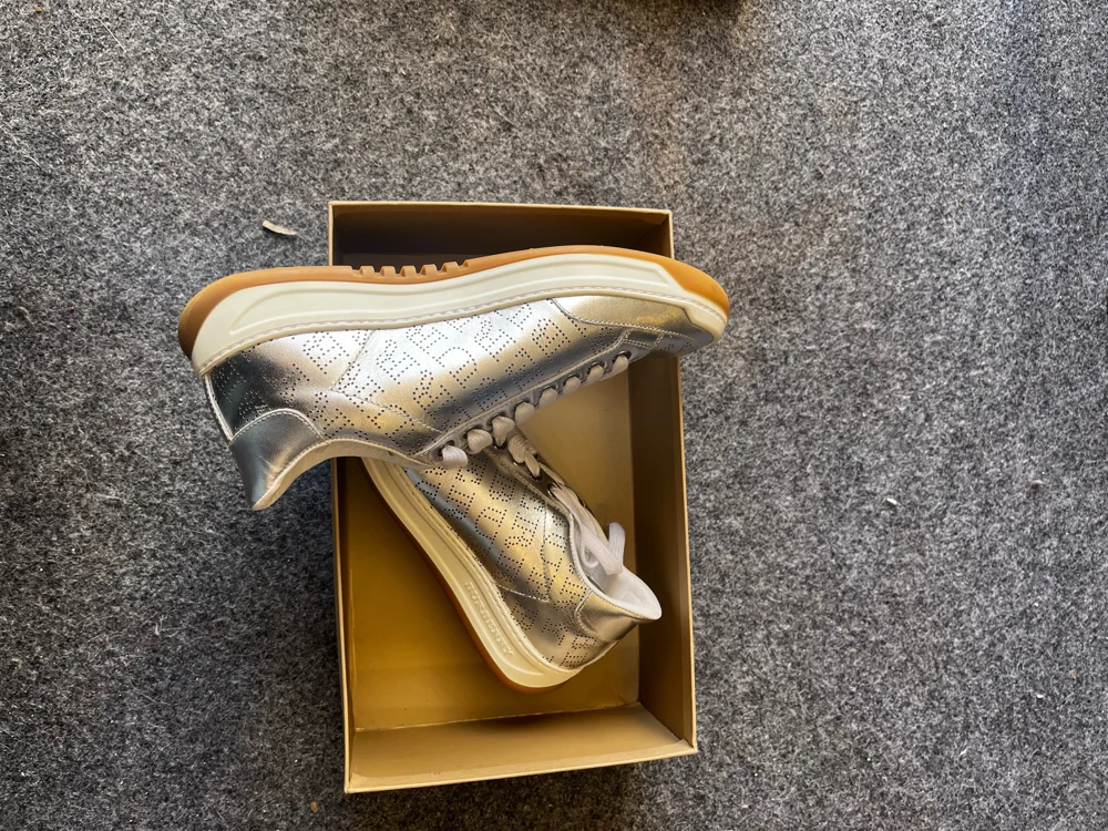 Burberry Sneakers, size 36, photo 3