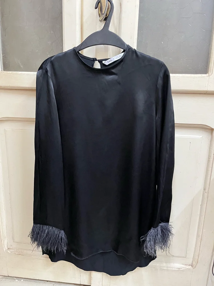 Zara بلوزات