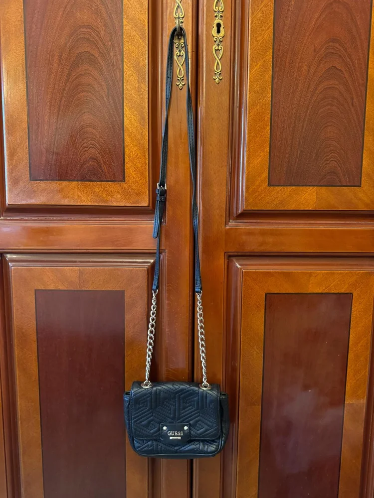 GUESS Shoulder Bags, size One size