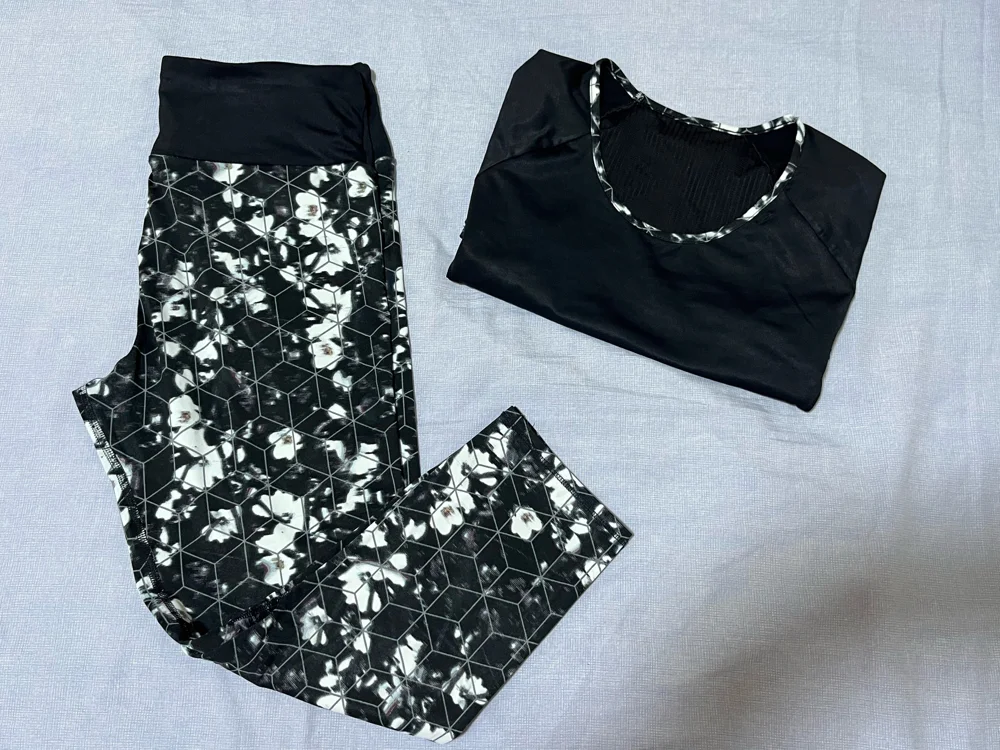 Marks & Spencer أطقم