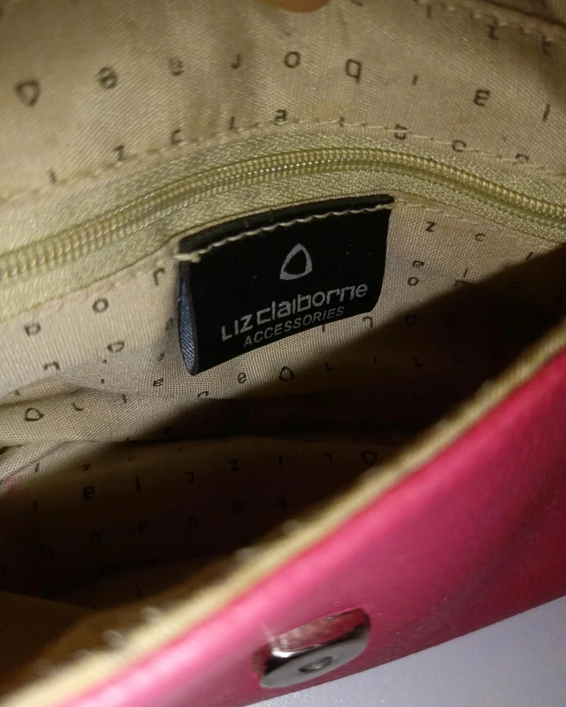 Liz Claiborne شنط صغيرة