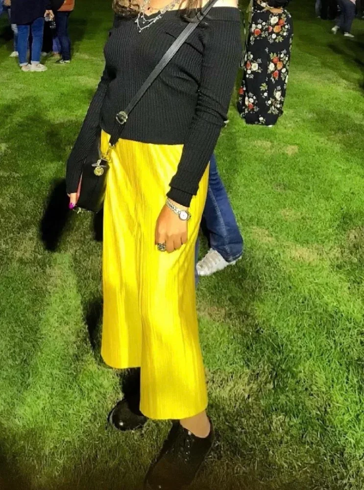 Bershka بنطلونات