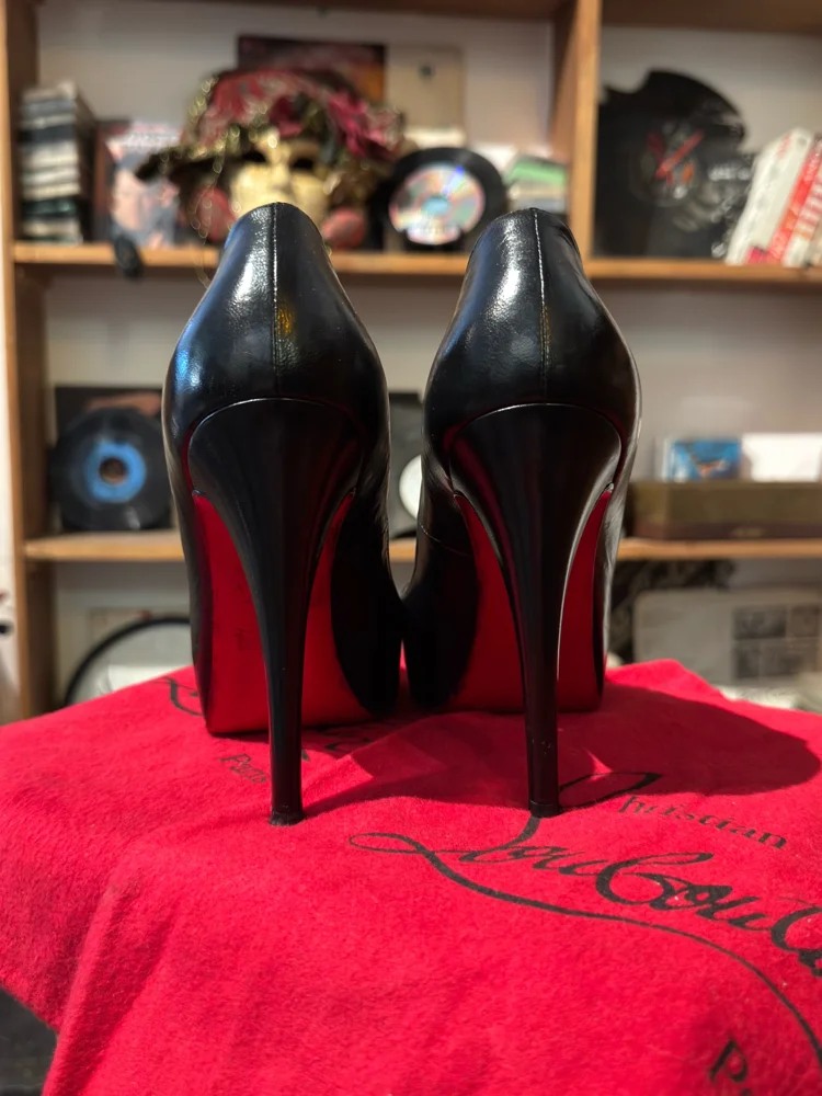 Christian Louboutin Pumps, size 37, photo 3
