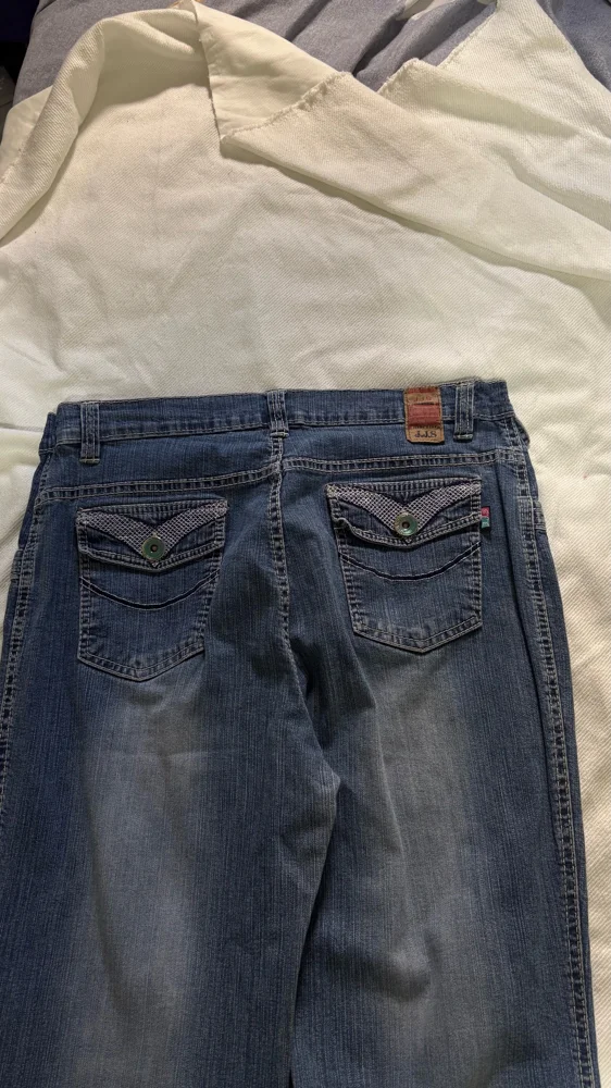 JJ's House Jeans