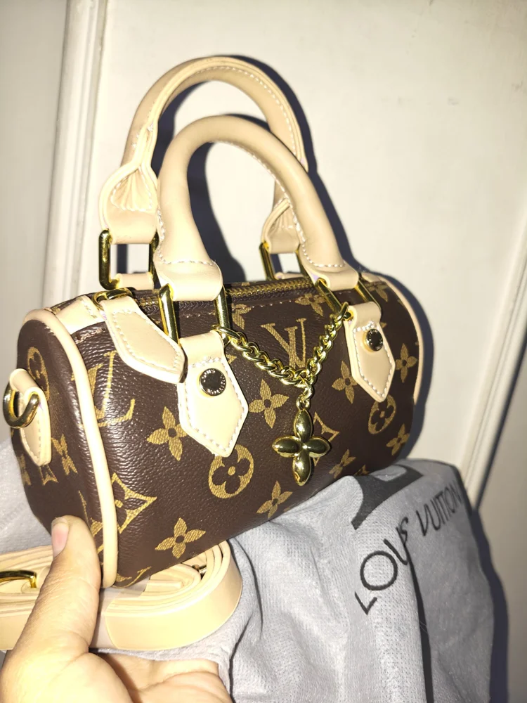 Louis Vuitton x NBA Cross-Body Bags, Very good, photo 3
