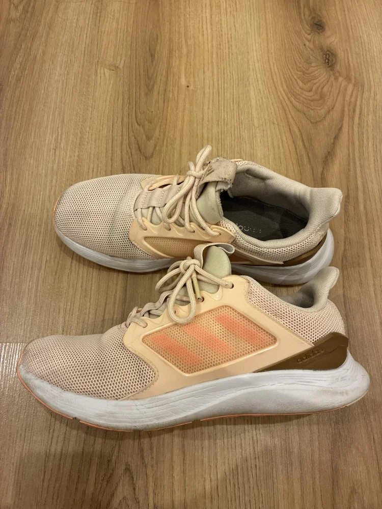 adidas سنيكرز