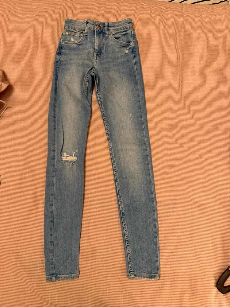 Bershka چينز