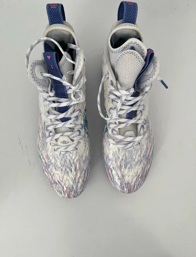 Under Armour بوت، حالة ممتازة، مقاس 41، صورة 3