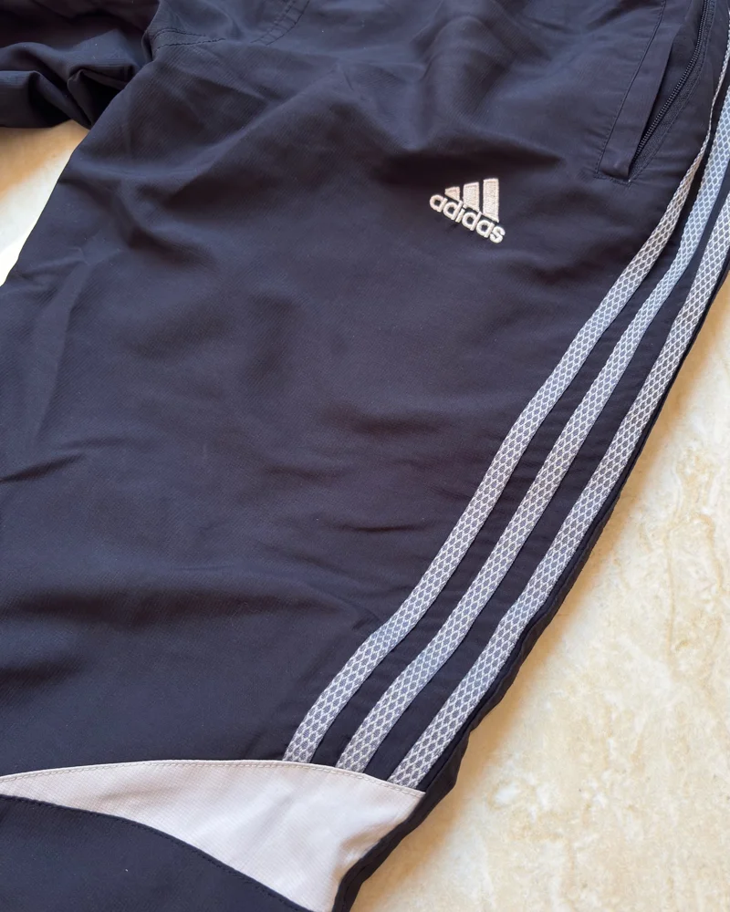 adidas بنطلونات، حالة ممتازة، مقاس S، صورة 3