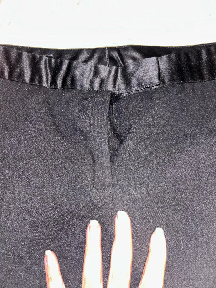Zara بنطلونات