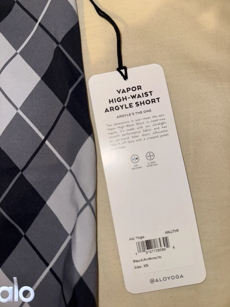 Alo Yoga Shorts, New with tags, size XS / 34 / 6, photo 4