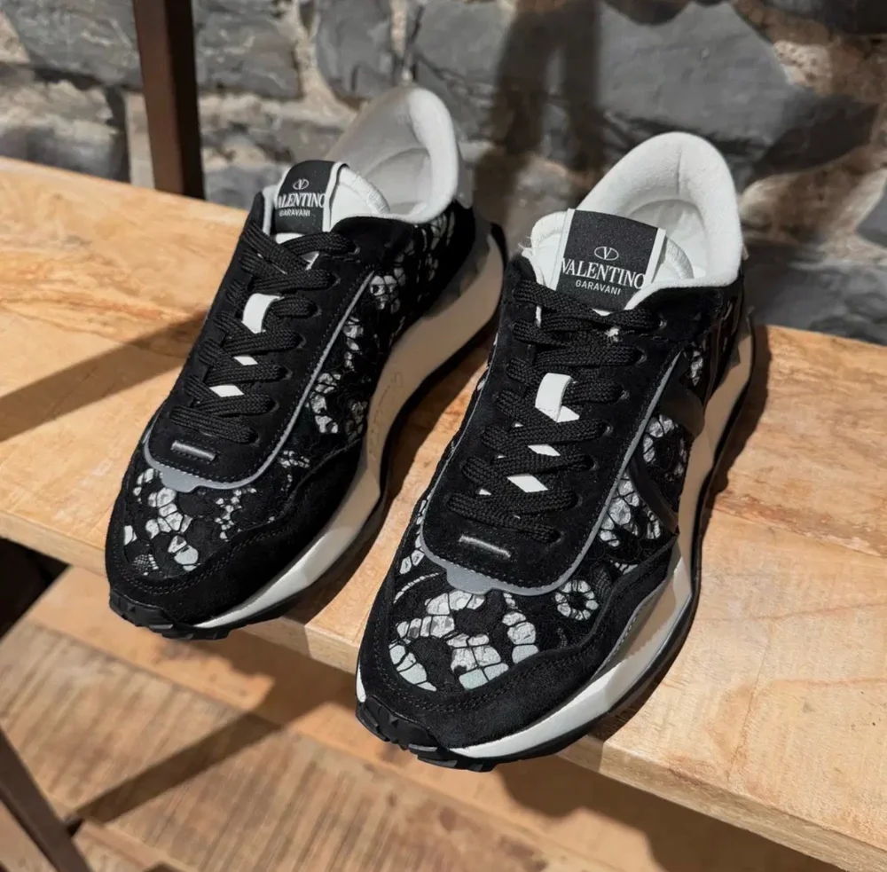 Valentino Sneakers, size 38