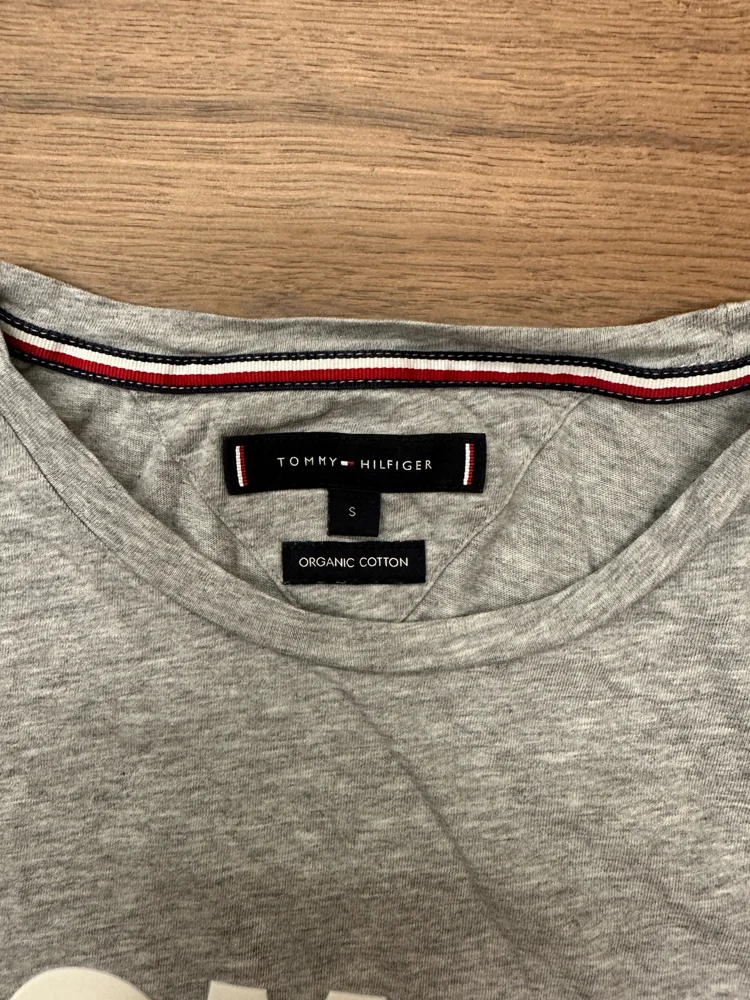Tommy Hilfiger T-shirts, size S, photo 3