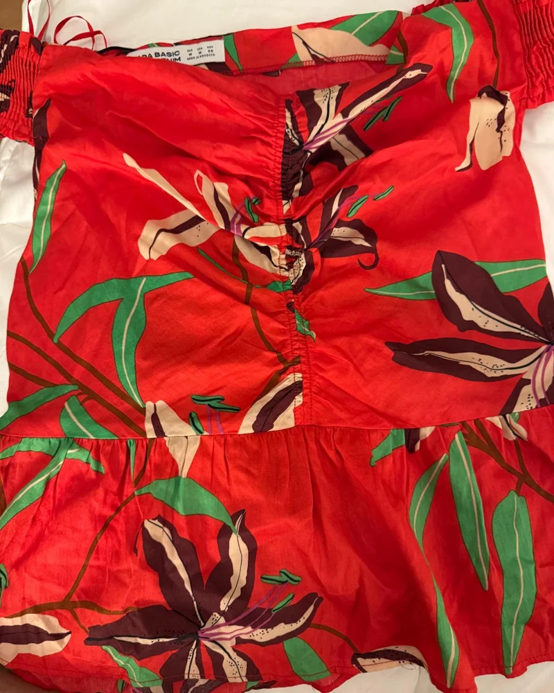 Zara بلوزات