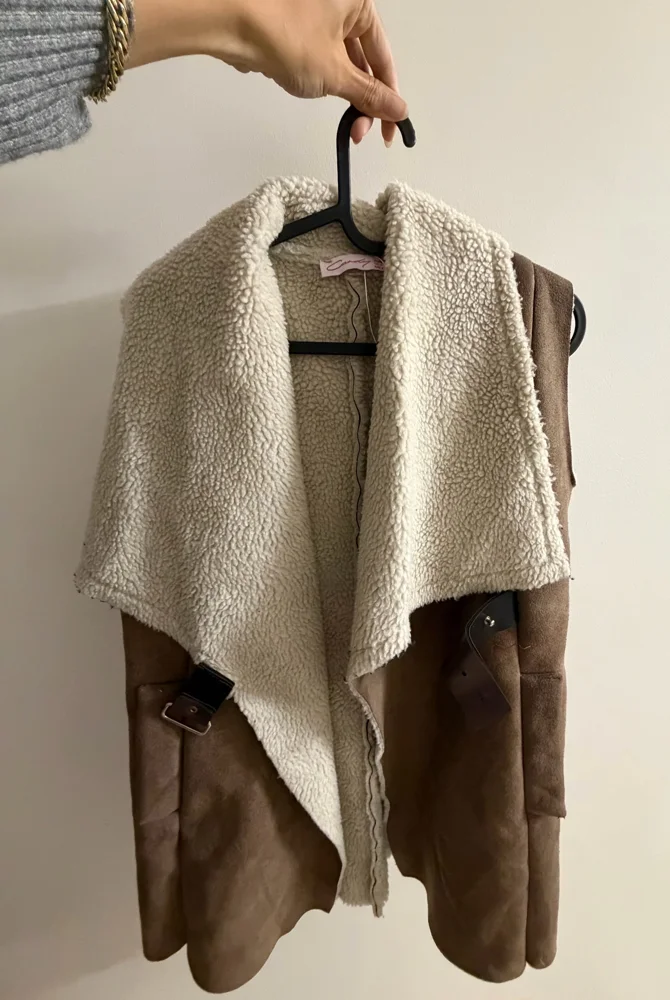 Vests, size XL / 42 / 14