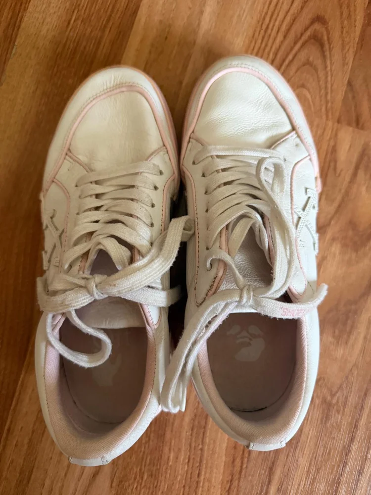 Off-White Sneakers