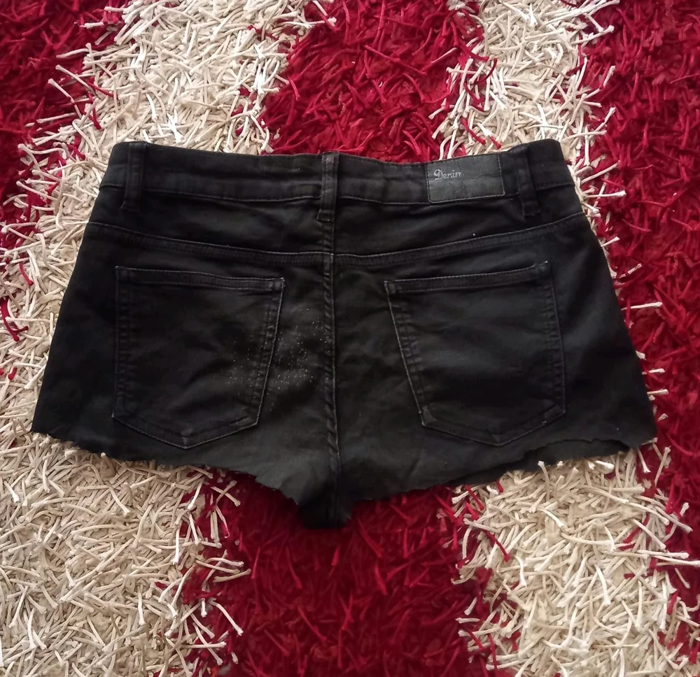 Max Shorts