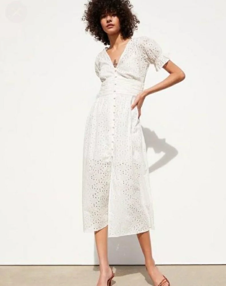 Zara فساتين ميدي
