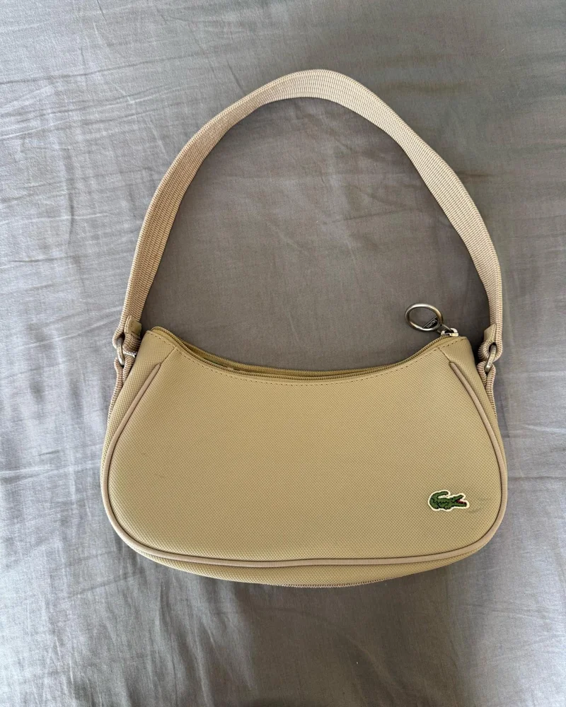 Lacoste شنط كتف