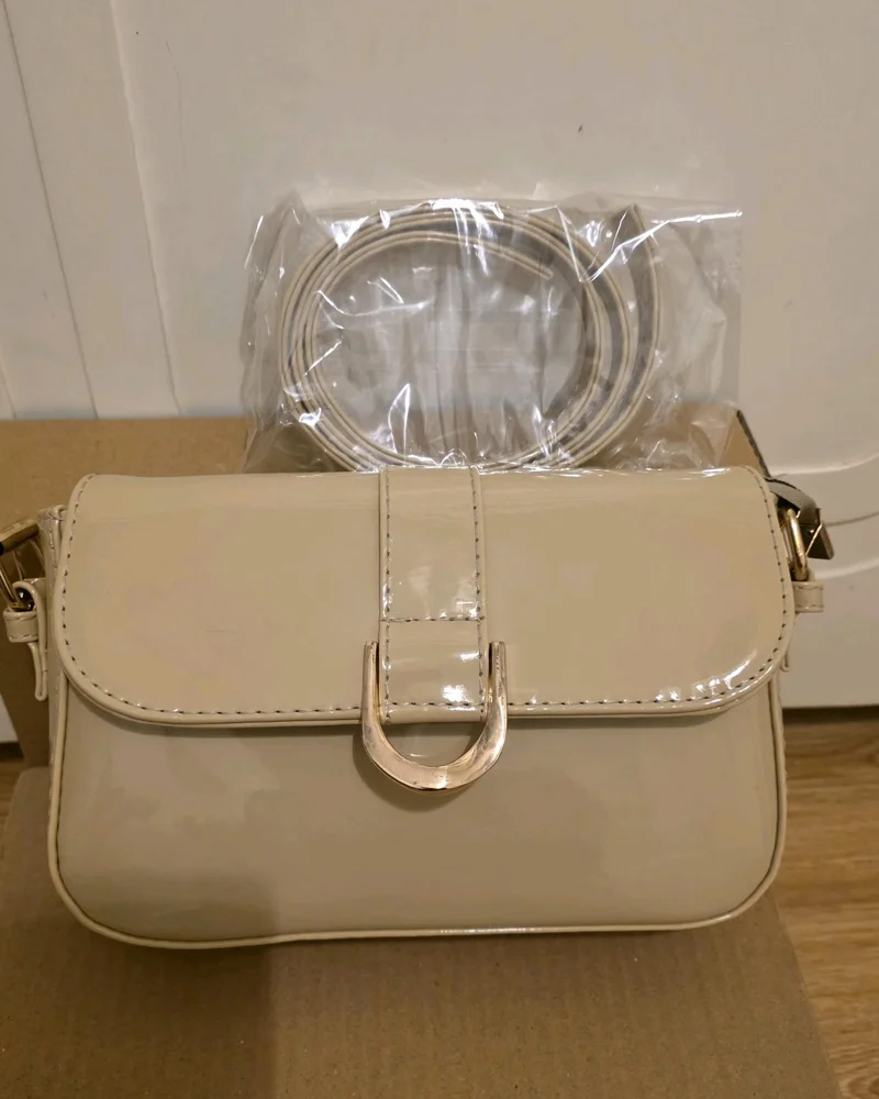 Alamki Cross-Body Bags