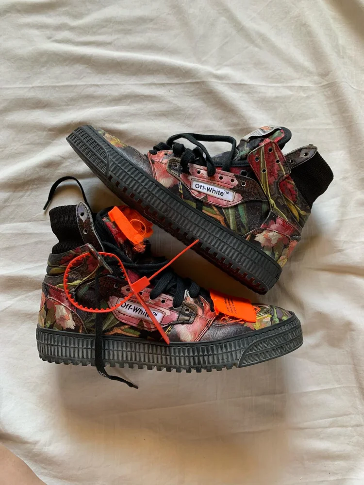 Off-White Sneakers