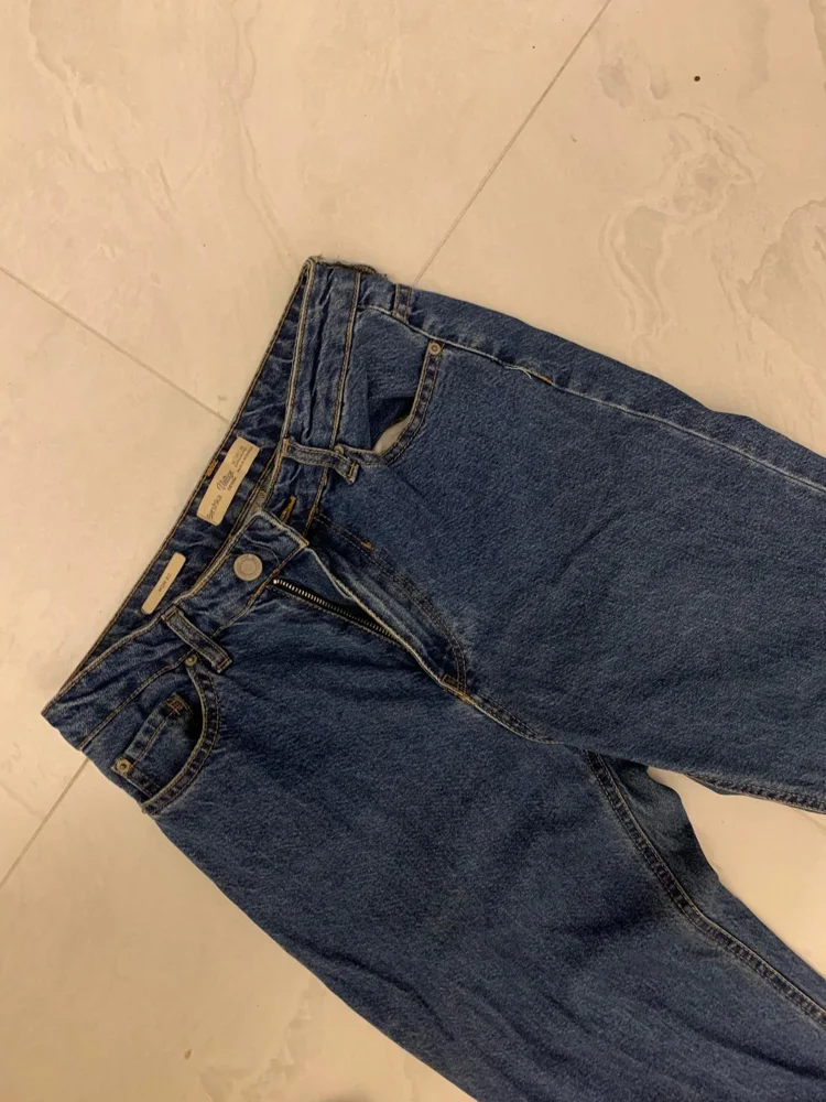 Bershka چينز