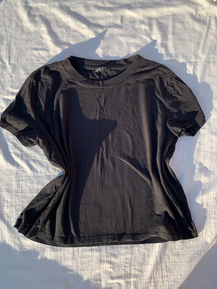 Zara تيشيرتات