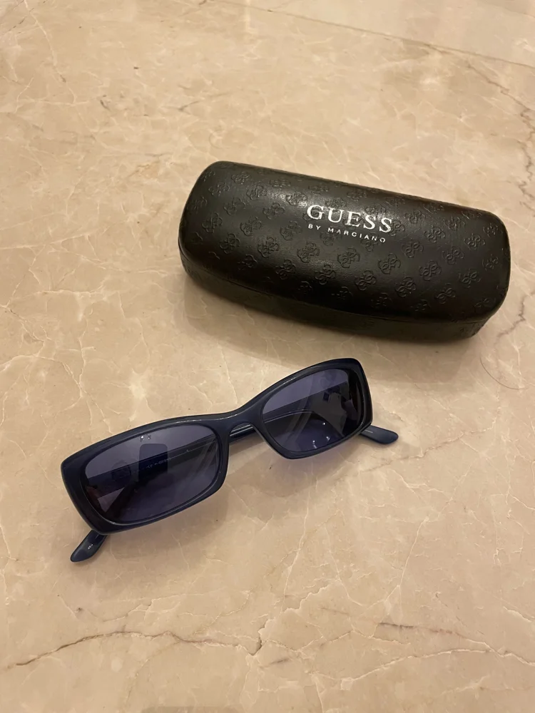 GUESS Sunglasses